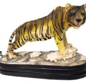 Tigre decorativo de resina